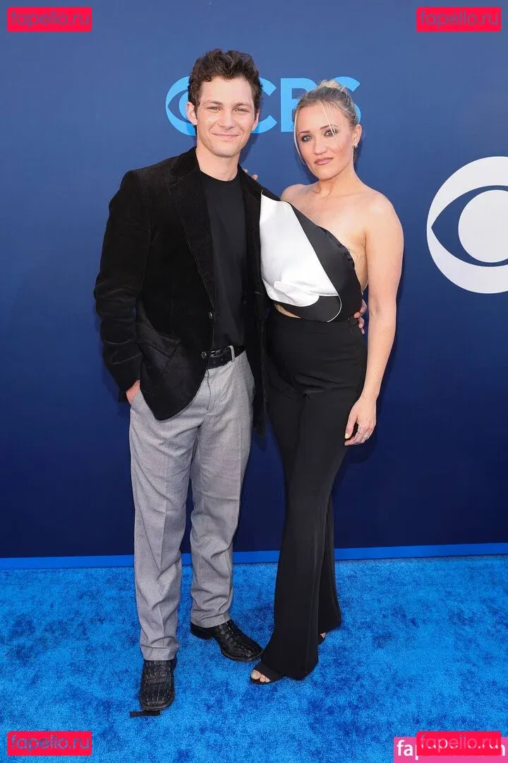 Emily Osment Onlyfans Photo Gallery 