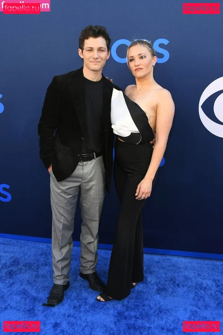 Emily Osment Onlyfans Photo Gallery 