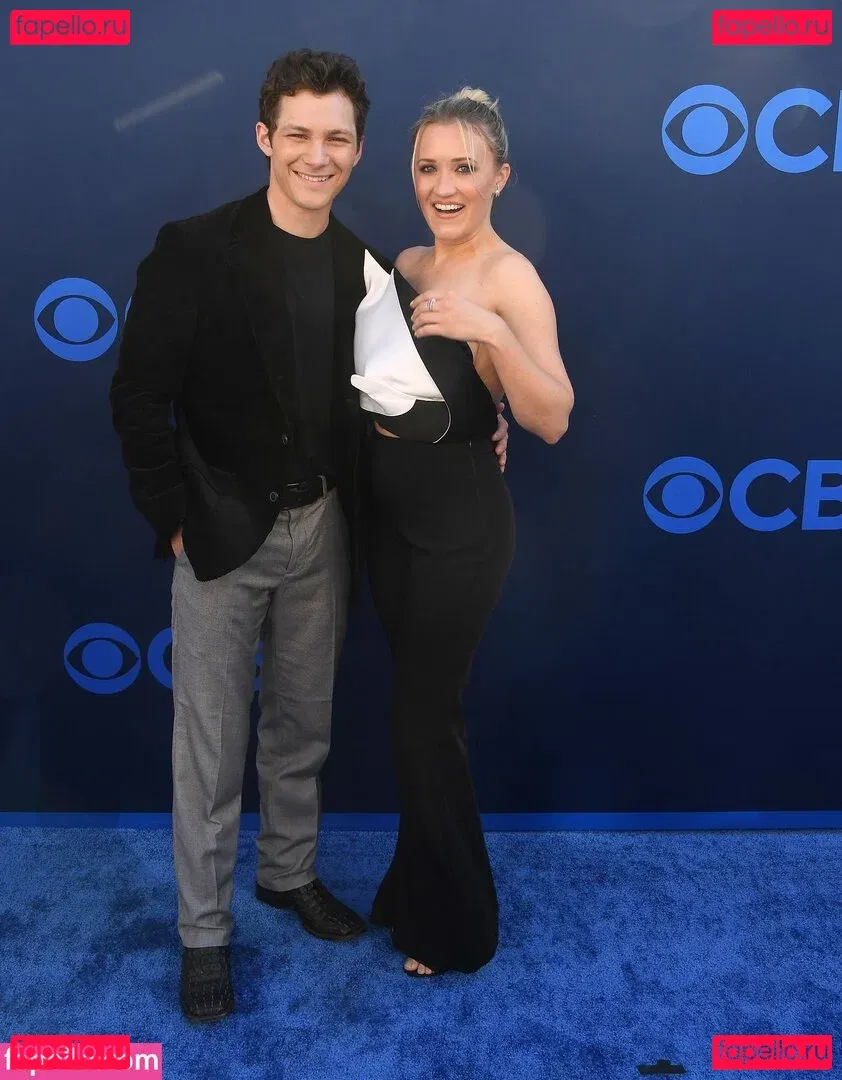 Emily Osment Onlyfans Photo Gallery 