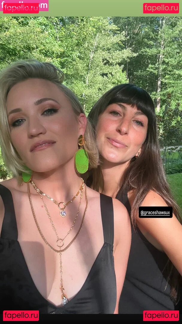 Emily Osment Onlyfans Photo Gallery 