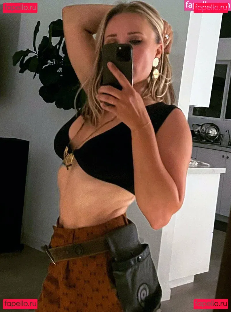 Emily Osment Onlyfans Photo Gallery 