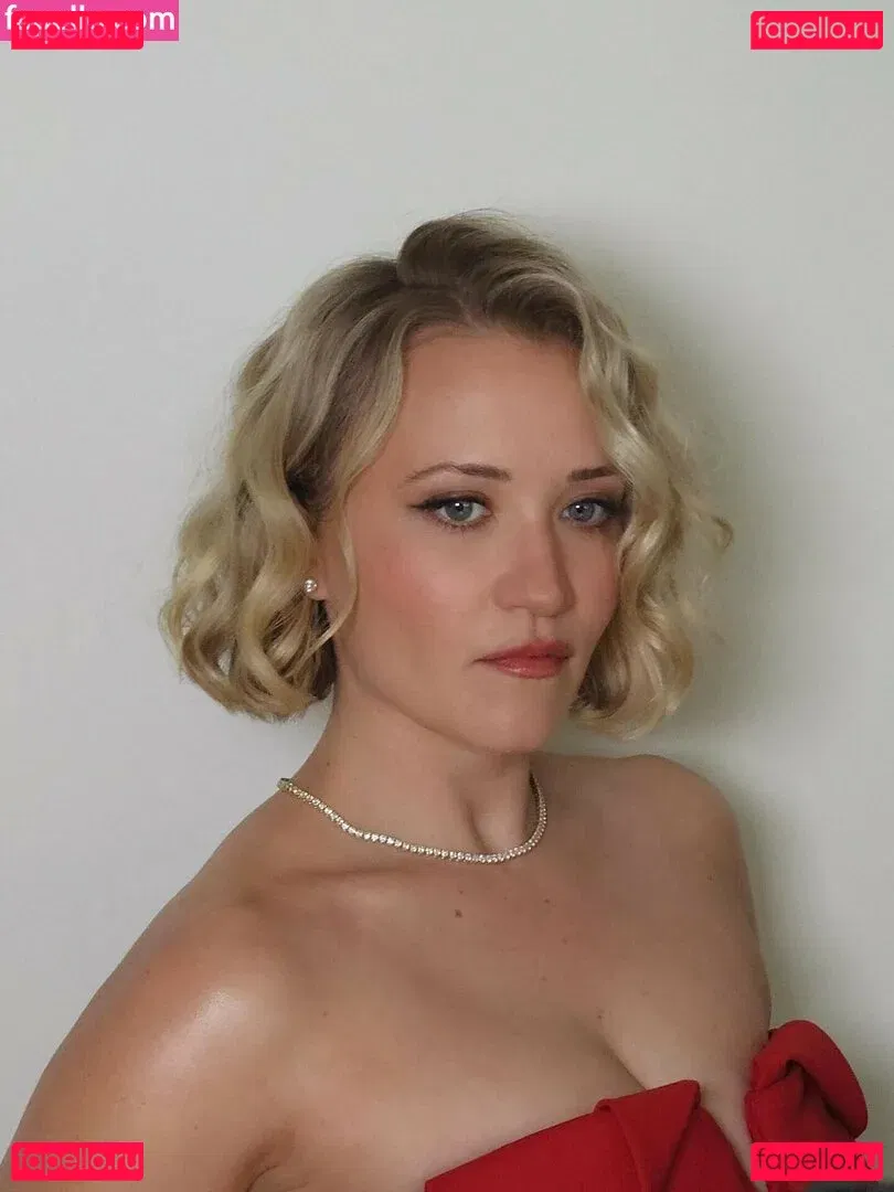 Emily Osment Onlyfans Photo Gallery 