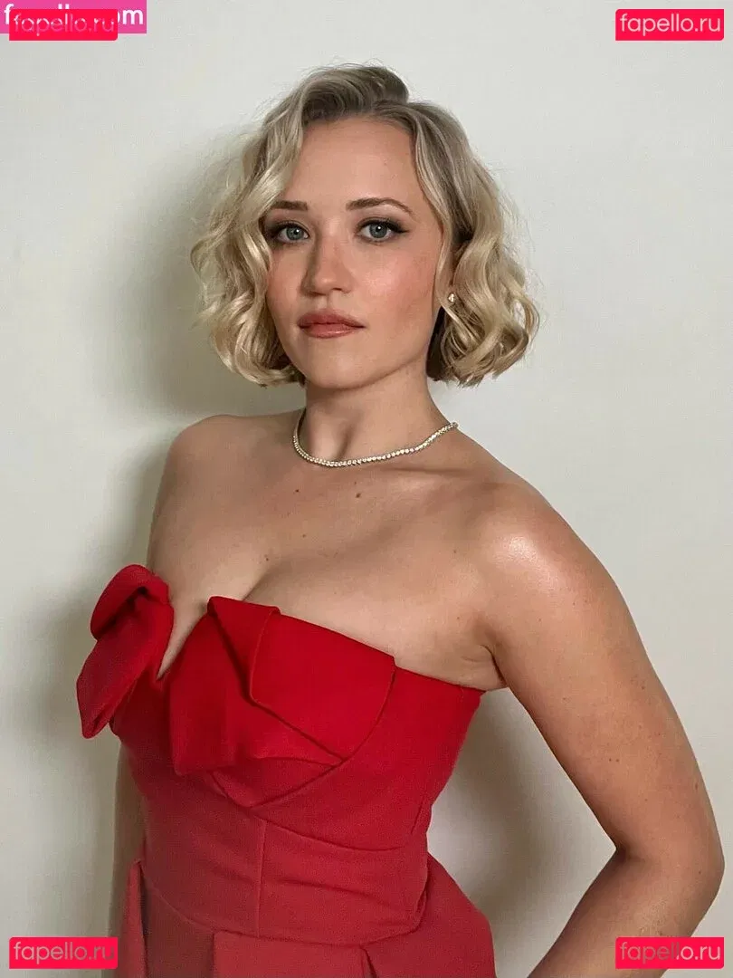 Emily Osment Onlyfans Photo Gallery 
