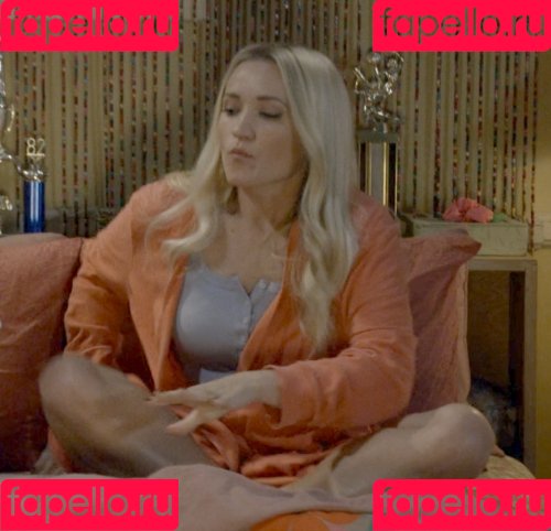 Emily Osment Onlyfans Photo Gallery 