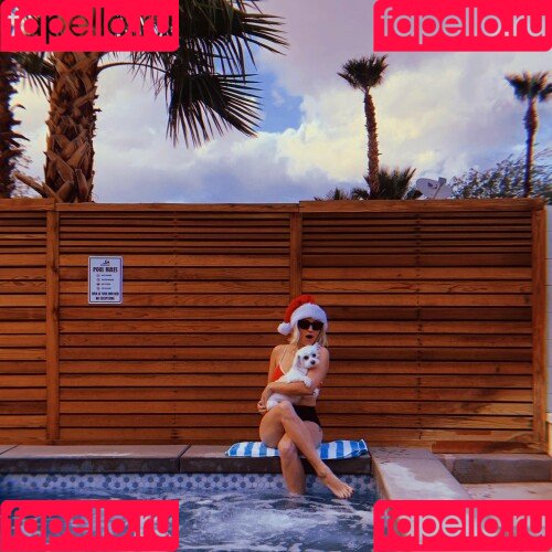 Emily Osment Onlyfans Photo Gallery 