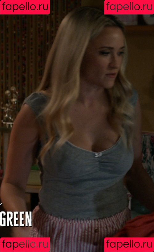 Emily Osment Onlyfans Photo Gallery 