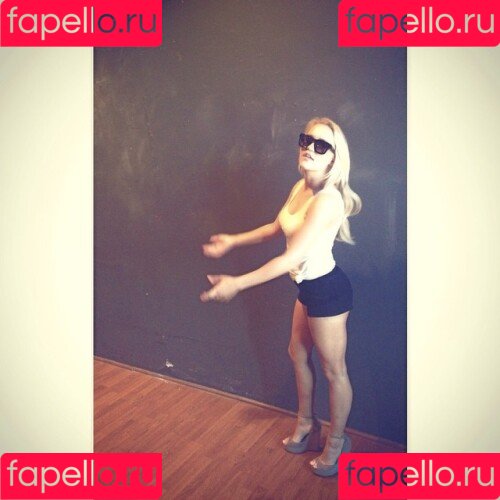 Emily Osment Onlyfans Photo Gallery 