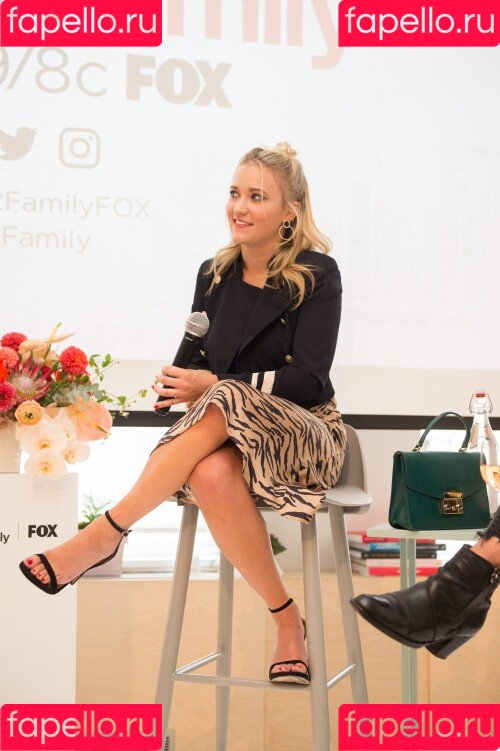 Emily Osment Onlyfans Photo Gallery 