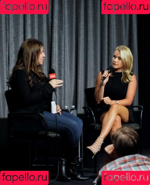 Emily Osment Onlyfans Photo Gallery 