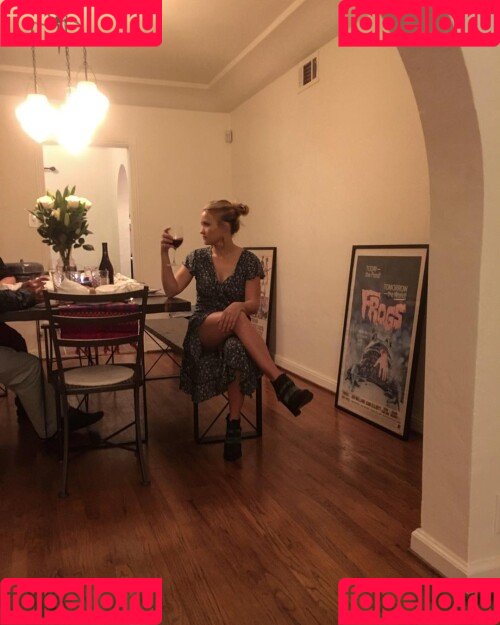 Emily Osment Onlyfans Photo Gallery 