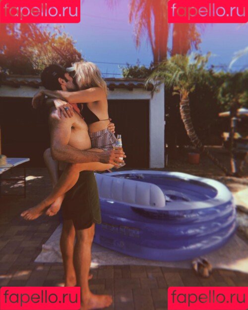 Emily Osment Onlyfans Photo Gallery 