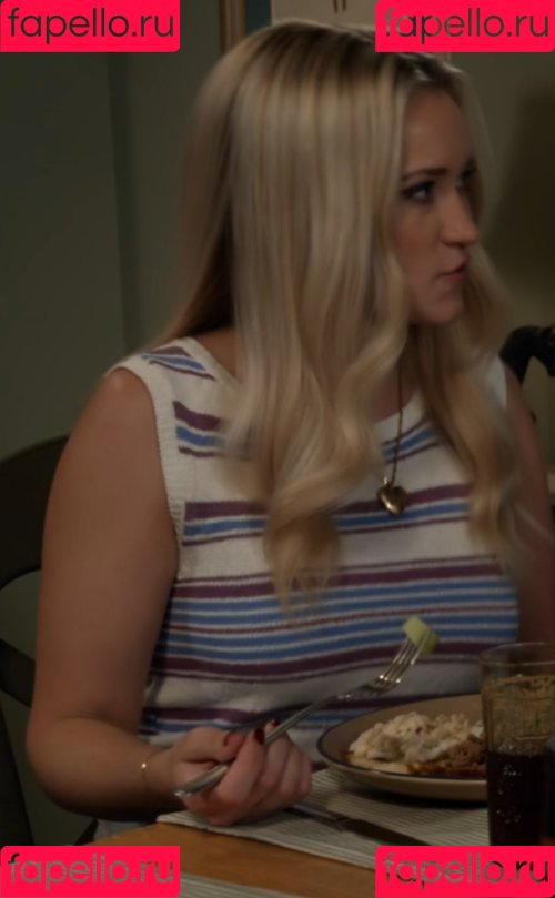 Emily Osment Onlyfans Photo Gallery 