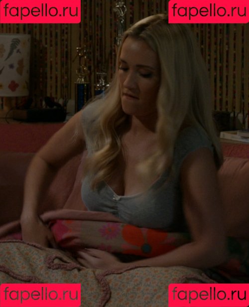 Emily Osment Onlyfans Photo Gallery 