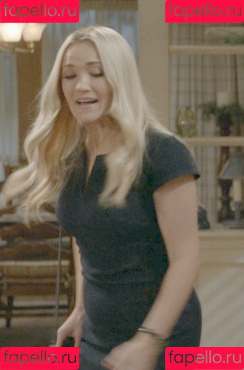 Emily Osment Onlyfans Photo Gallery 