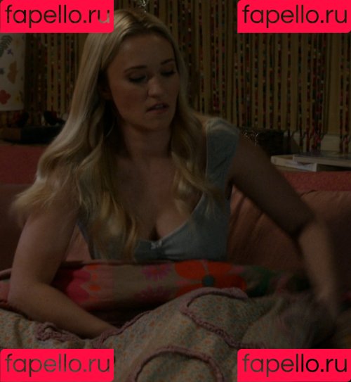 Emily Osment Onlyfans Photo Gallery 