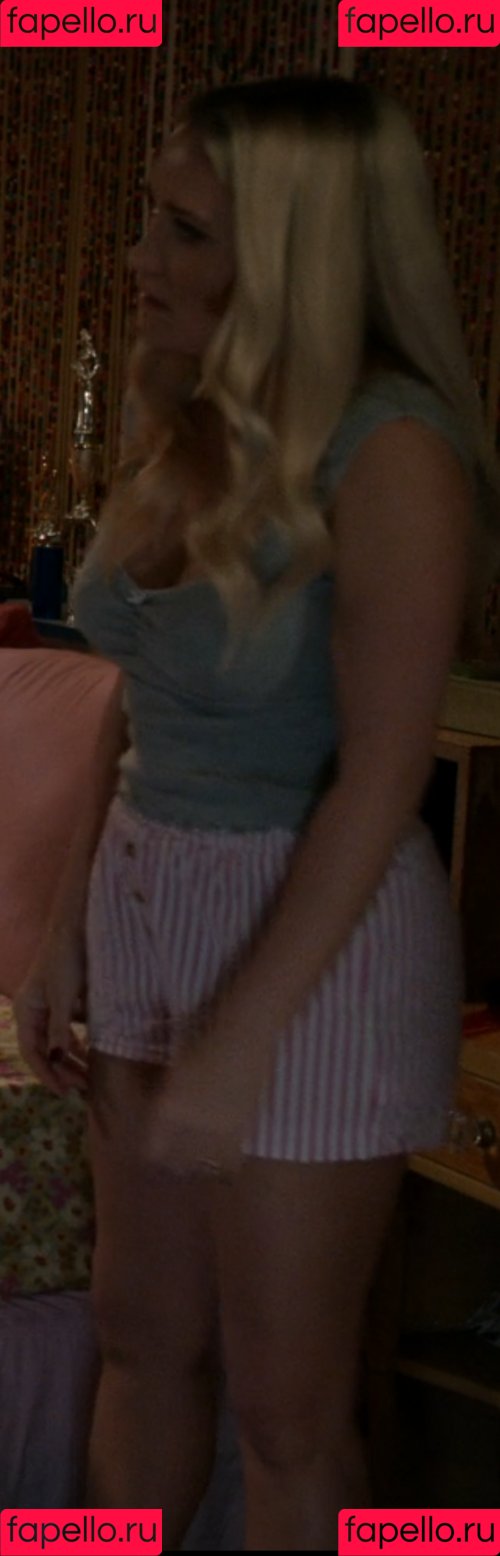 Emily Osment Onlyfans Photo Gallery 