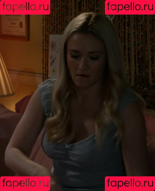 Emily Osment Onlyfans Photo Gallery 