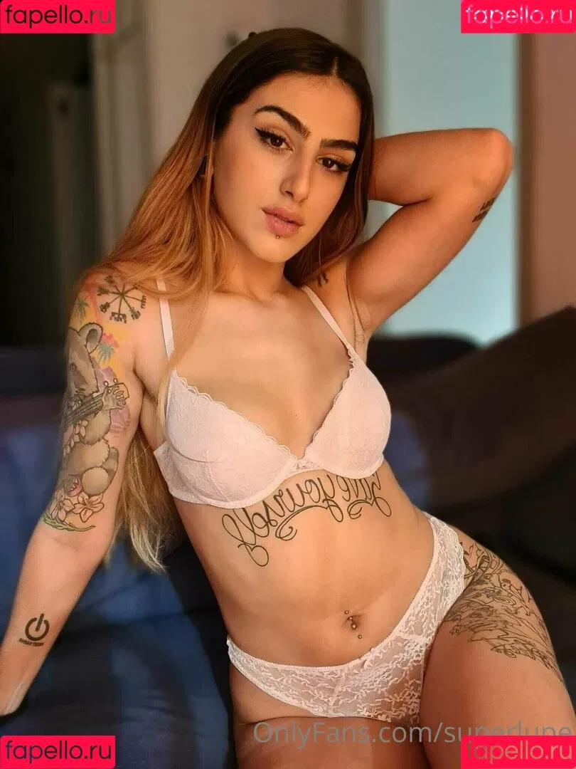 superlupe Onlyfans Photo Gallery 