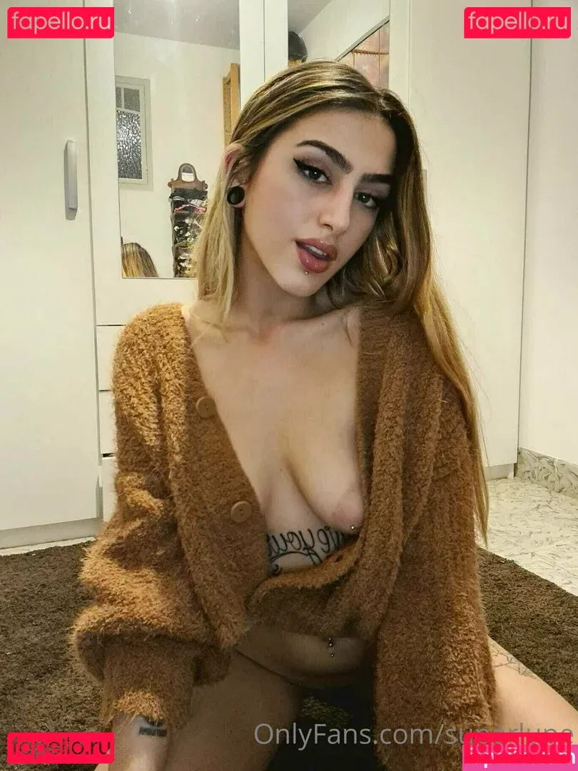 superlupe Onlyfans Photo Gallery 