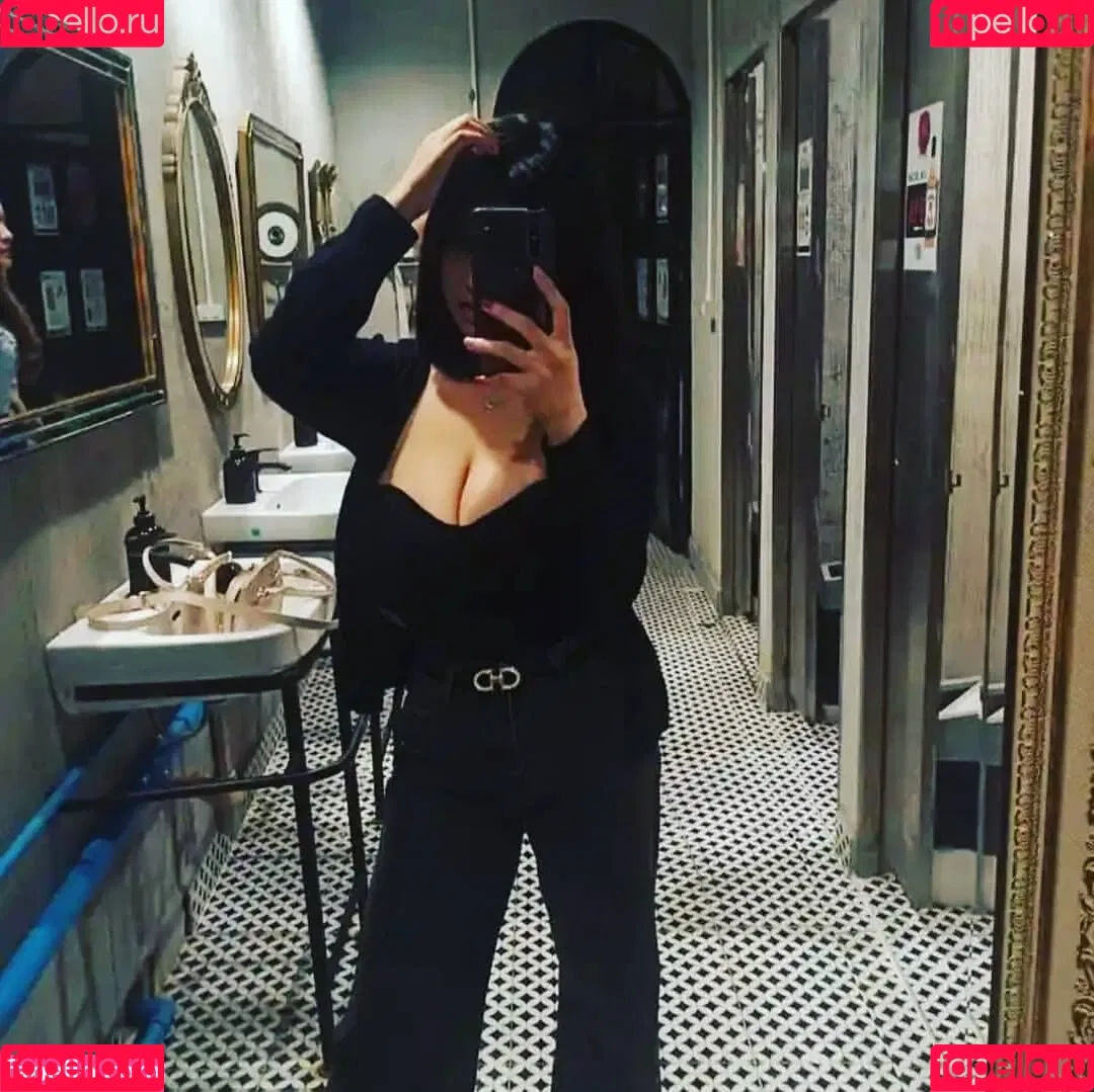 Warunee Thanyaphu Onlyfans Photo Gallery 