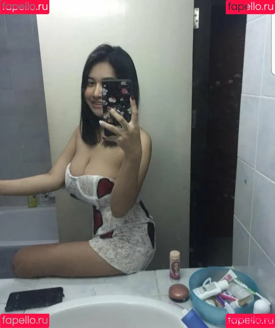 Warunee Thanyaphu Onlyfans Photo Gallery 