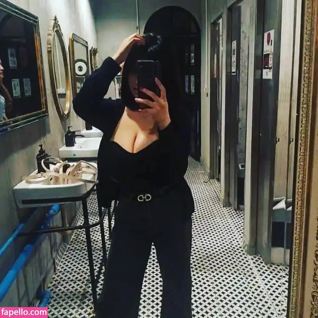 Warunee Thanyaphu Onlyfans Photo Gallery 