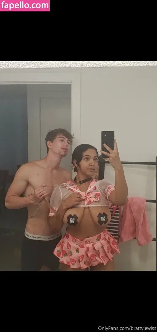 brattyjewlss Onlyfans Photo Gallery 