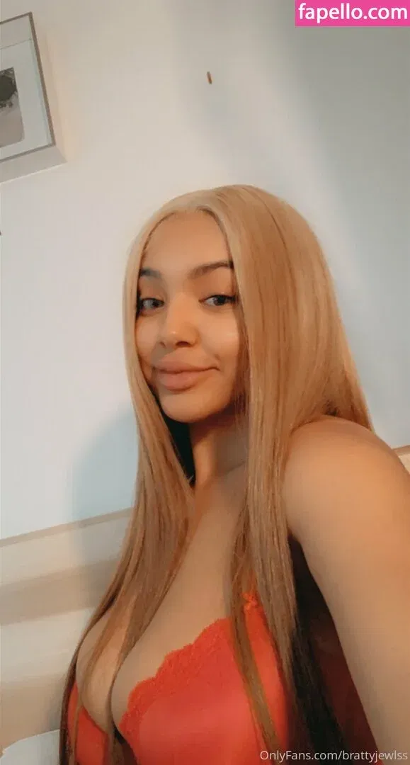 brattyjewlss Onlyfans Photo Gallery 