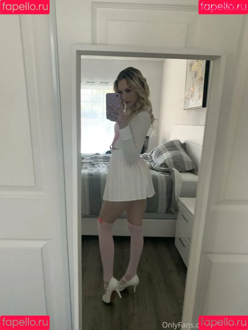 lilylarimar Onlyfans Photo Gallery 