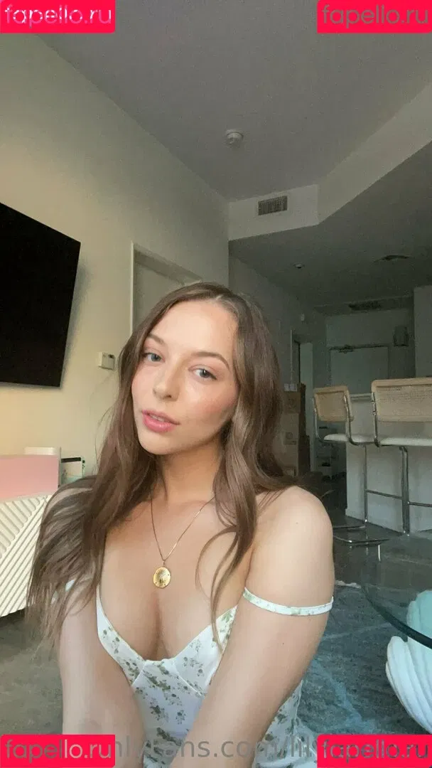 lilylarimar Onlyfans Photo Gallery 