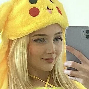 Vivii Plays Onlyfans Photo Gallery 