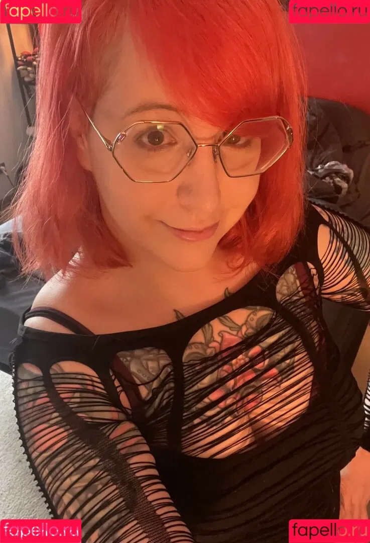PushingUpRoses Onlyfans Photo Gallery 