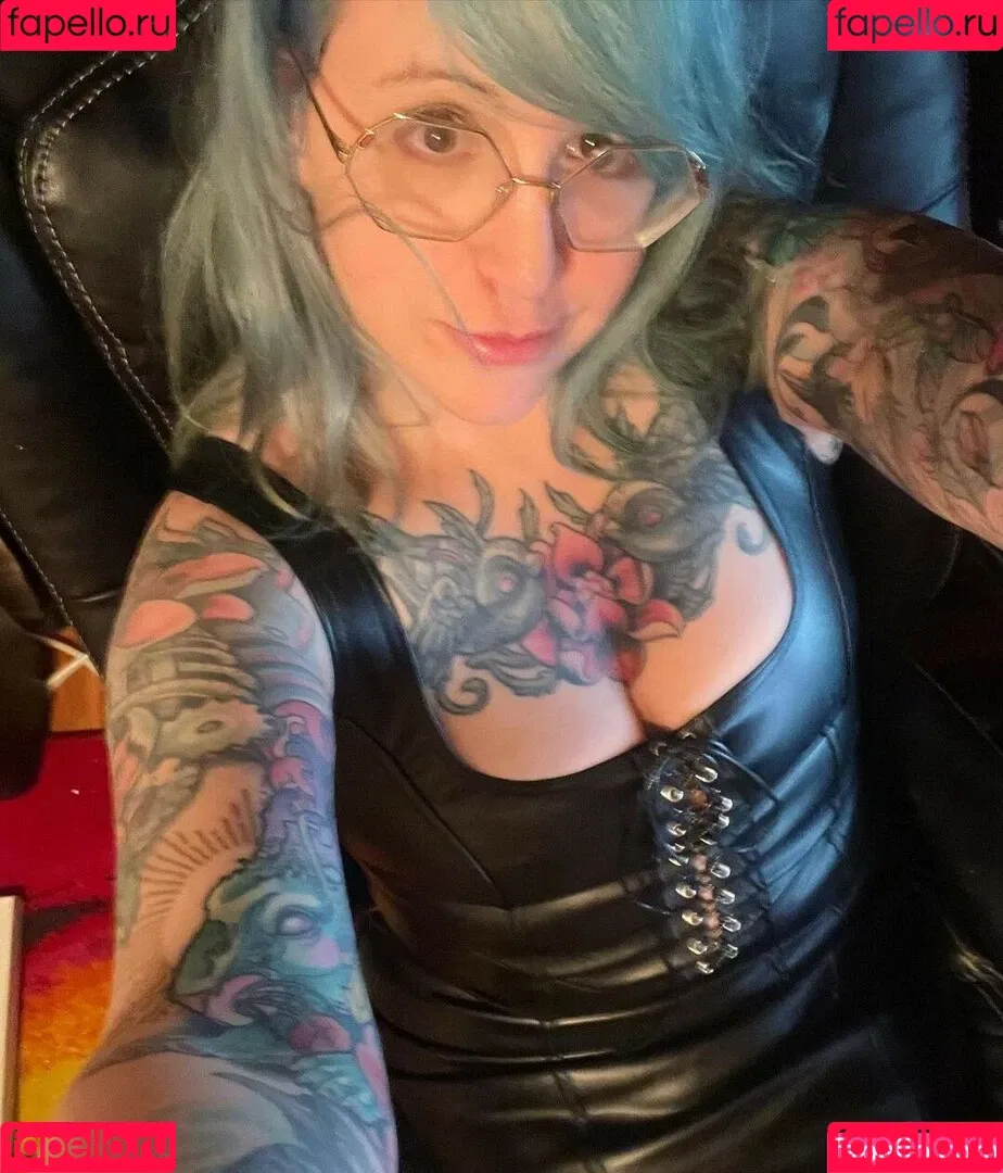 PushingUpRoses Onlyfans Photo Gallery 