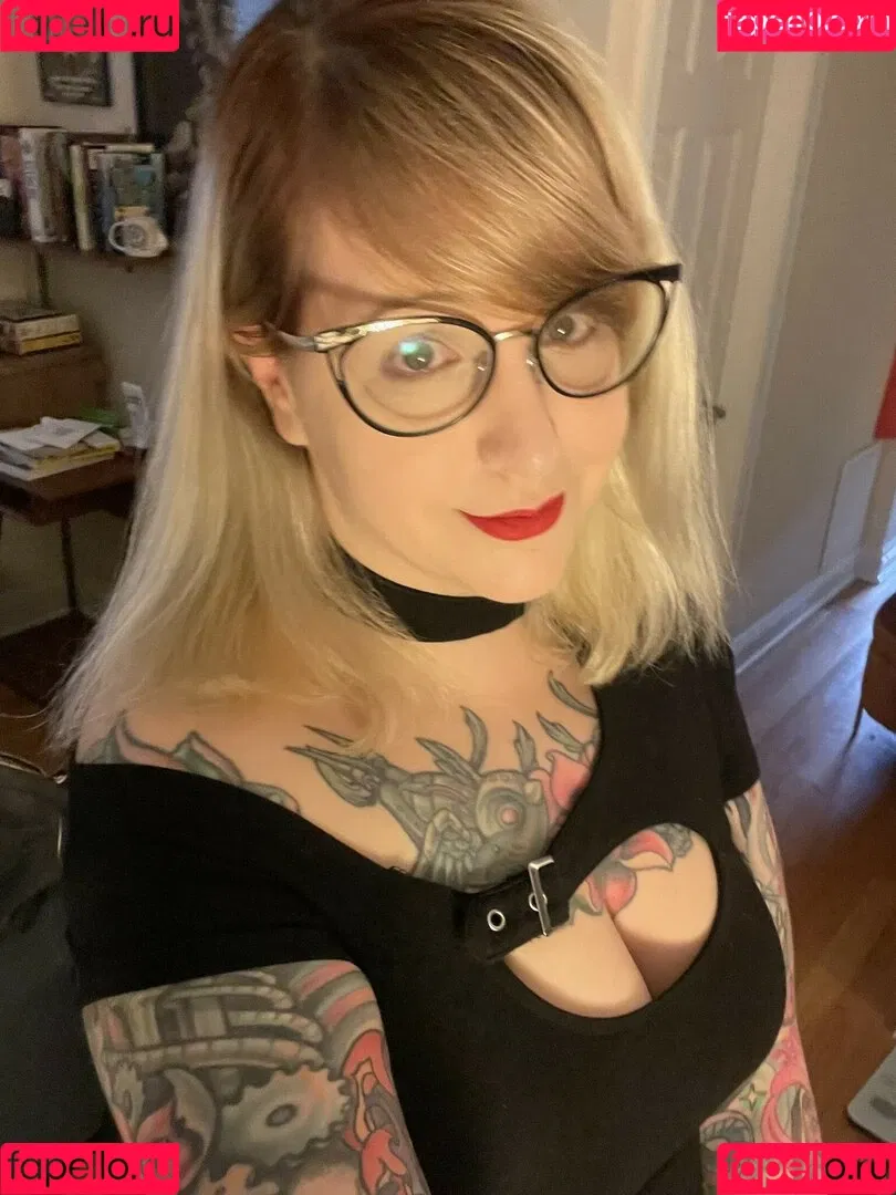 PushingUpRoses Onlyfans Photo Gallery 