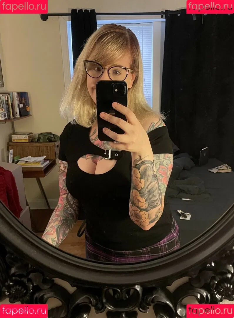 PushingUpRoses Onlyfans Photo Gallery 