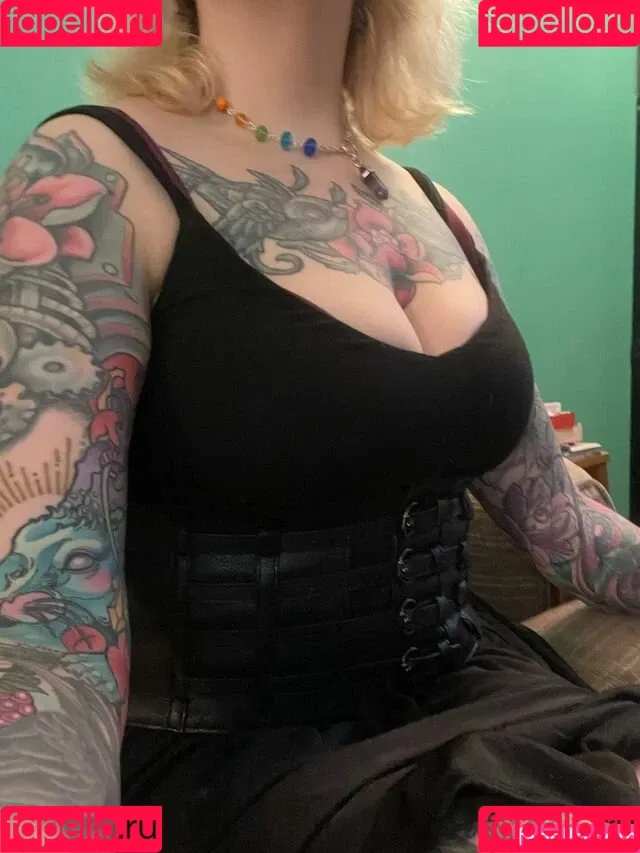 PushingUpRoses Onlyfans Photo Gallery 