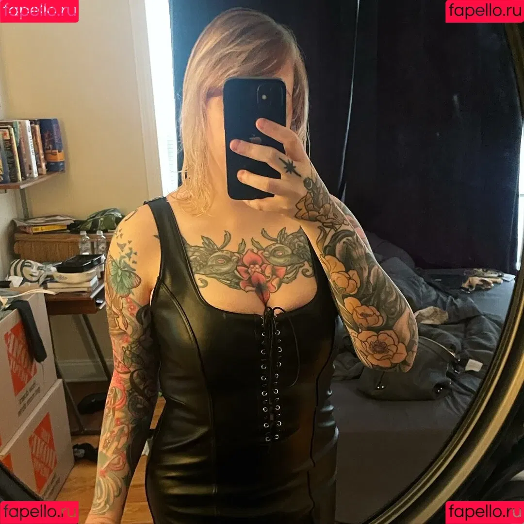 PushingUpRoses Onlyfans Photo Gallery 