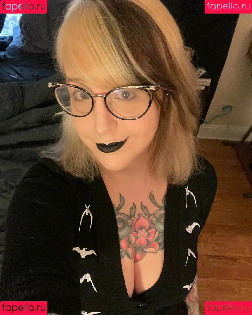 PushingUpRoses Onlyfans Photo Gallery 
