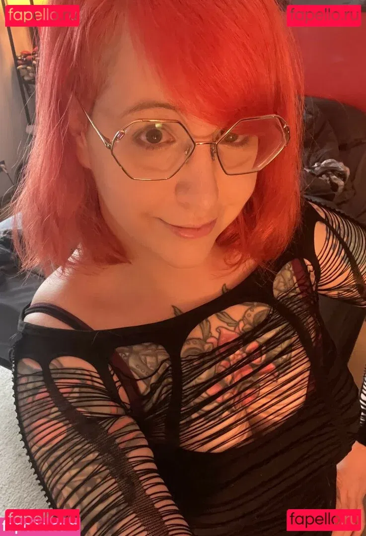 PushingUpRoses Onlyfans Photo Gallery 