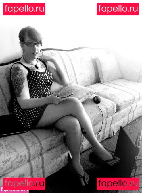 PushingUpRoses Onlyfans Photo Gallery 