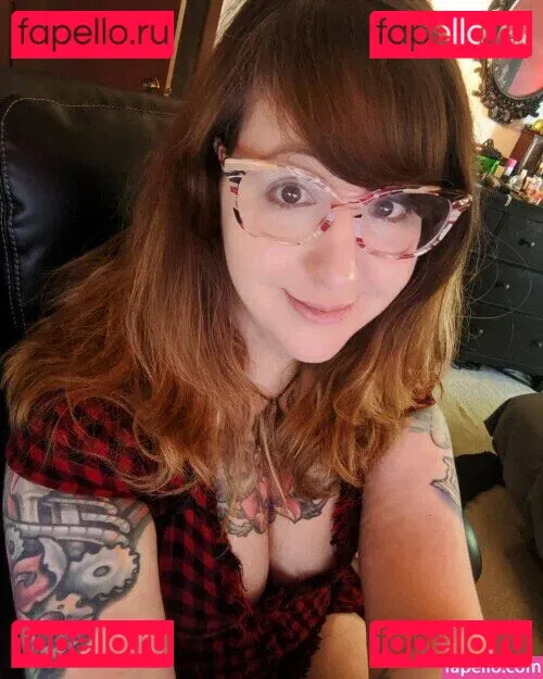 PushingUpRoses Onlyfans Photo Gallery 