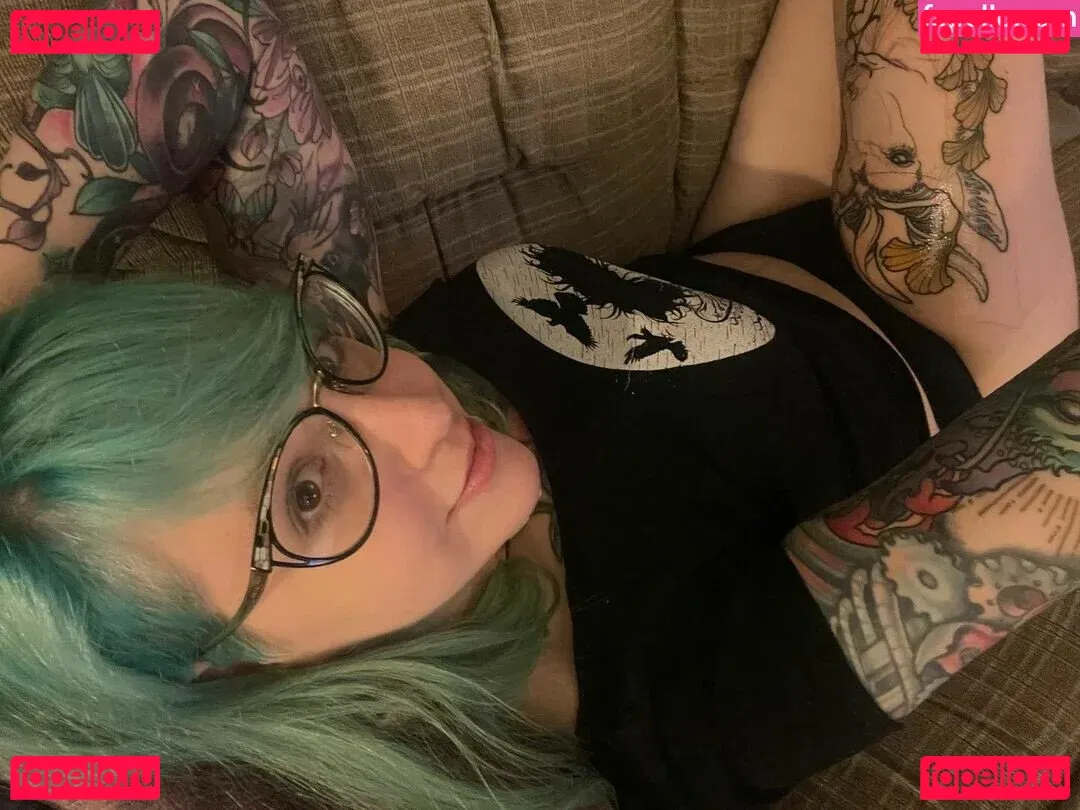 PushingUpRoses Onlyfans Photo Gallery 