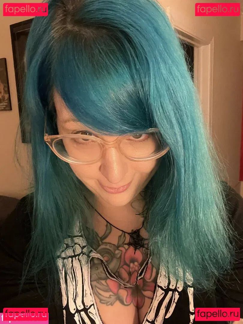 PushingUpRoses Onlyfans Photo Gallery 