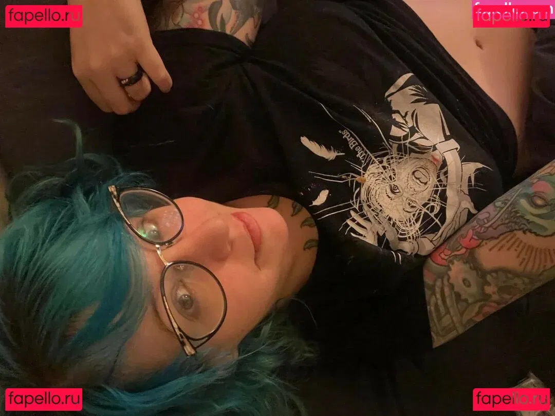 PushingUpRoses Onlyfans Photo Gallery 