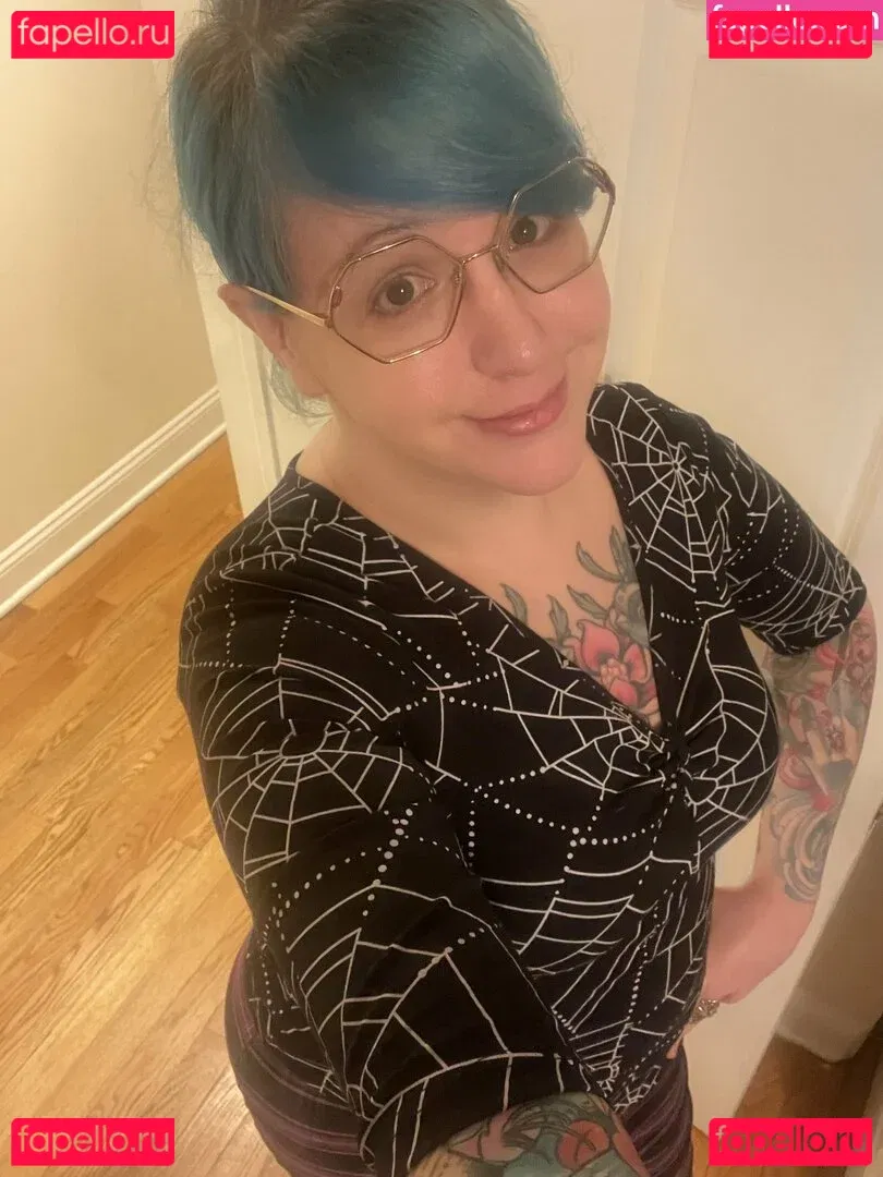 PushingUpRoses Onlyfans Photo Gallery 