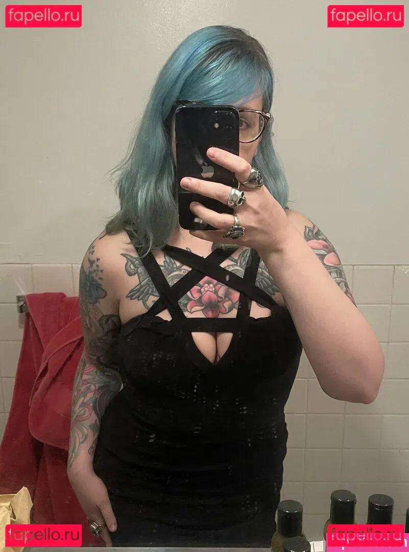 PushingUpRoses Onlyfans Photo Gallery 