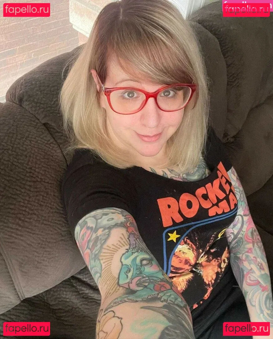 PushingUpRoses Onlyfans Photo Gallery 