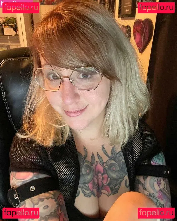 PushingUpRoses Onlyfans Photo Gallery 