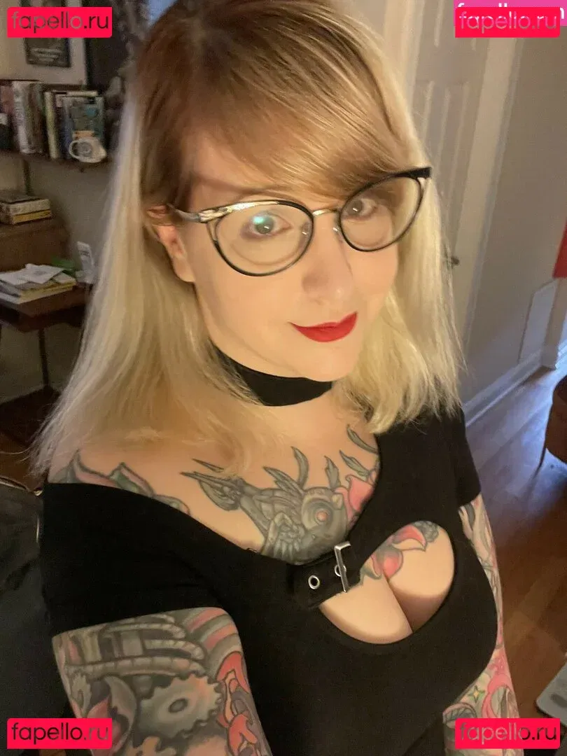 PushingUpRoses Onlyfans Photo Gallery 