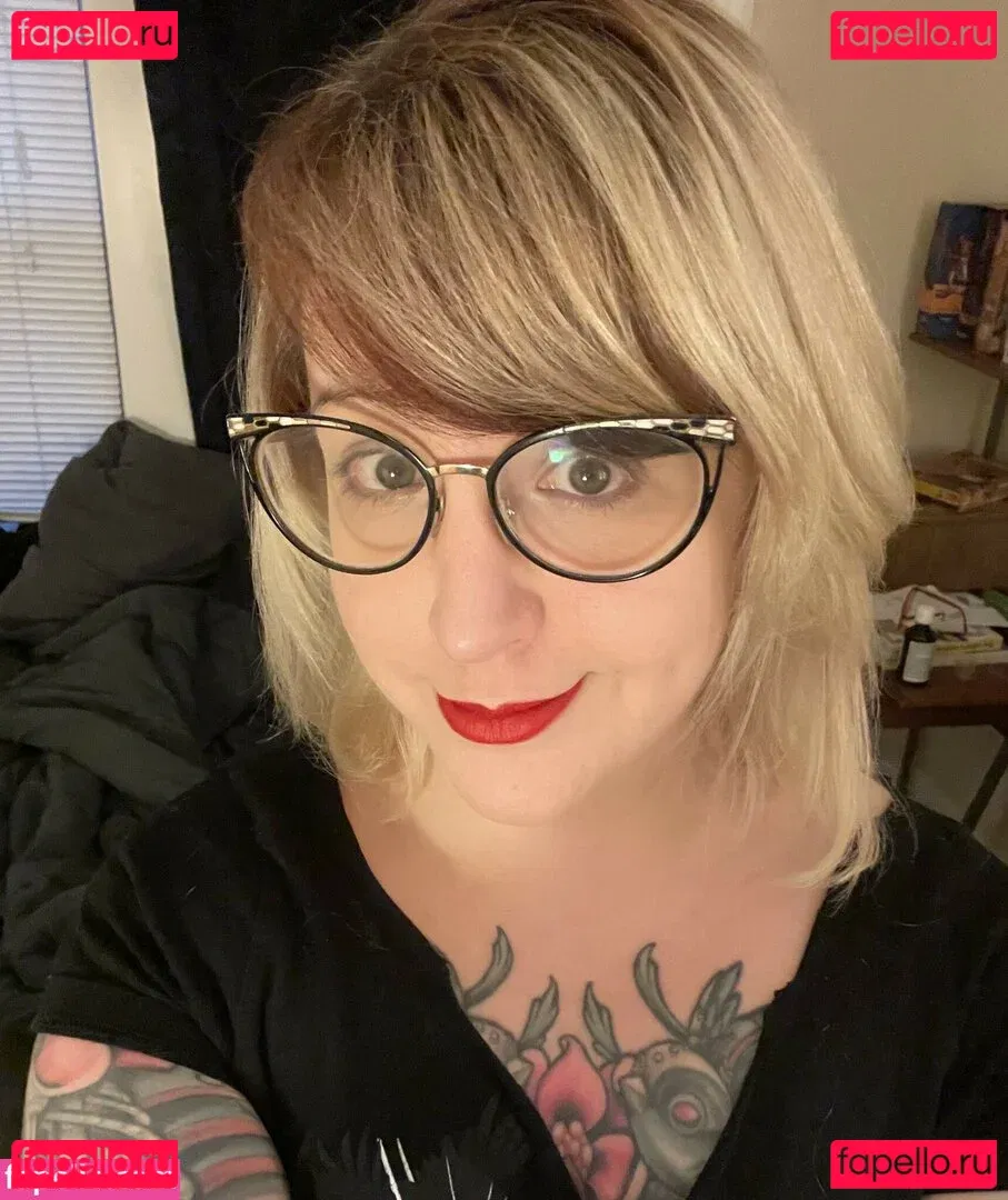 PushingUpRoses Onlyfans Photo Gallery 